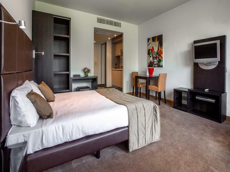 Diamant Suites Brussels Eu Etterbeek Экстерьер фото