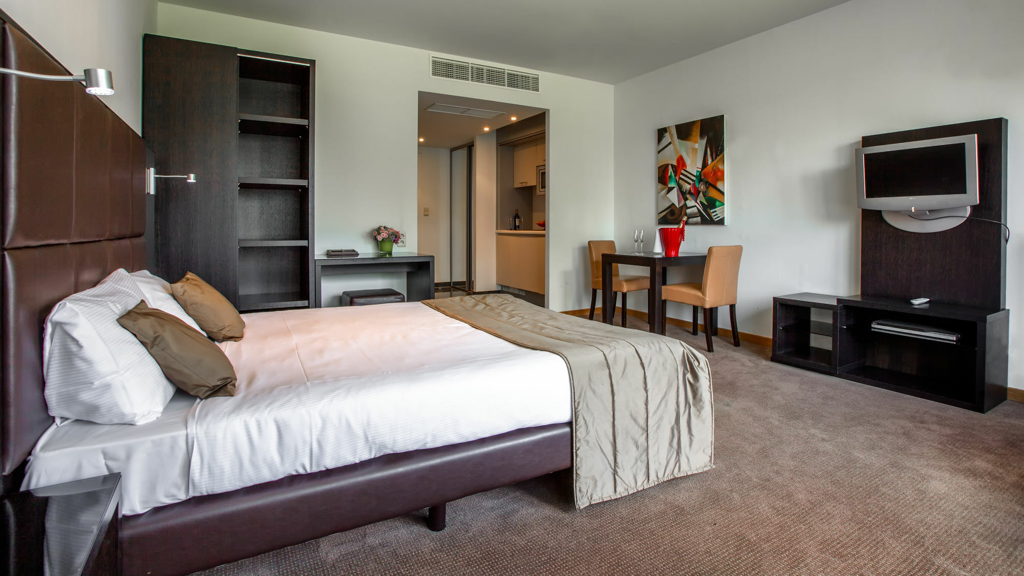 Diamant Suites Brussels Eu Etterbeek Экстерьер фото